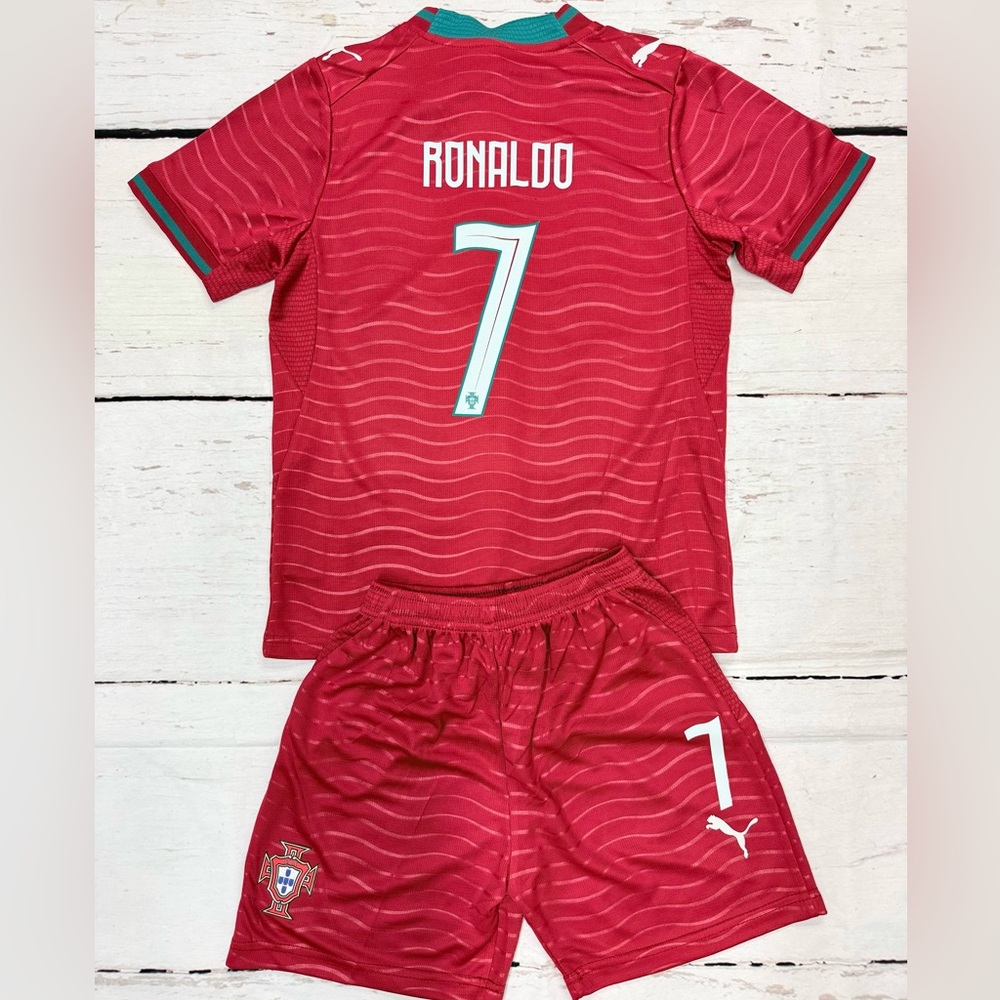 YOUTH Ronaldo Jersey + Shorts Portugal 26’ Home Kit Kids  Soccer Sets SMALL (24)